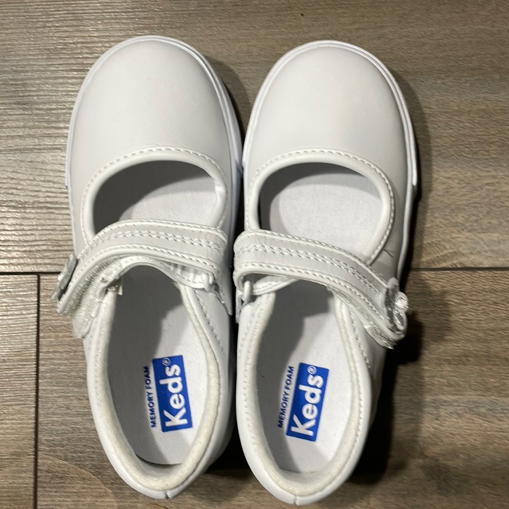 NWOT Keds Kids White 9.5 Wide Width